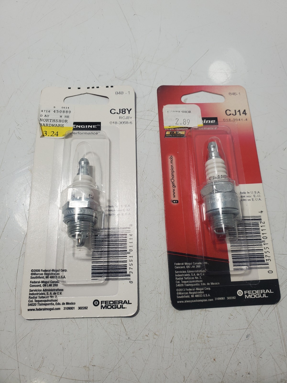 Lot of 2- Champion Spark Plug CJ14 846-1- CJ8Y 848-1 NOS