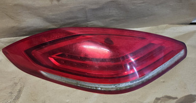 2013-2016 PORSCHE PANAMERA GENUINE PASSENGER LEFT LED TAILLIGHT DAMAGED CRACKED