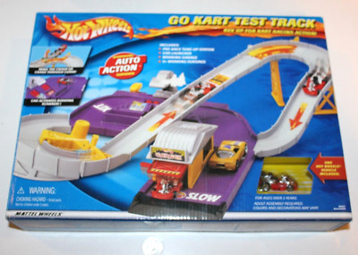 NEW 2000 Hot Wheels Go Kart Test Track Rev Up for Kart Racing Action Play Set