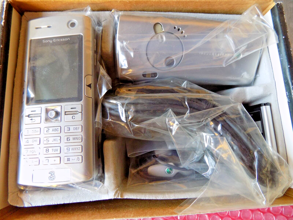 Téléphone Sony Ericsson K608i – Argenté – Occasion (sans Batterie)