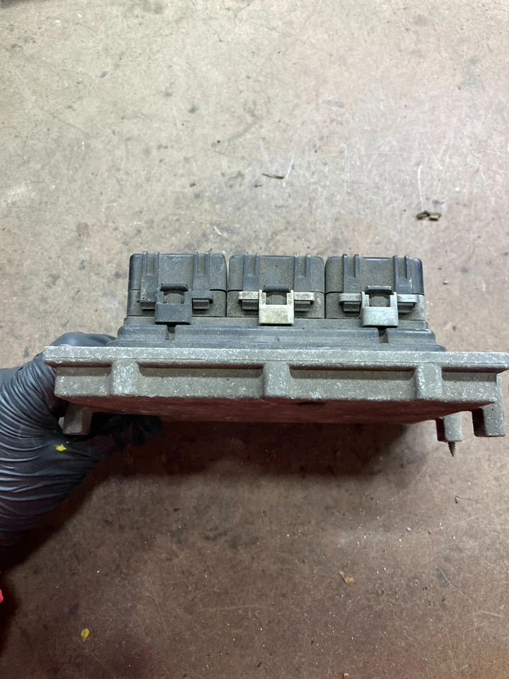 Jeep Wrangler 2002 módulo de control del motor 4,0 L ECU ECM L1374 DG fabricante original Foto 2 de 4