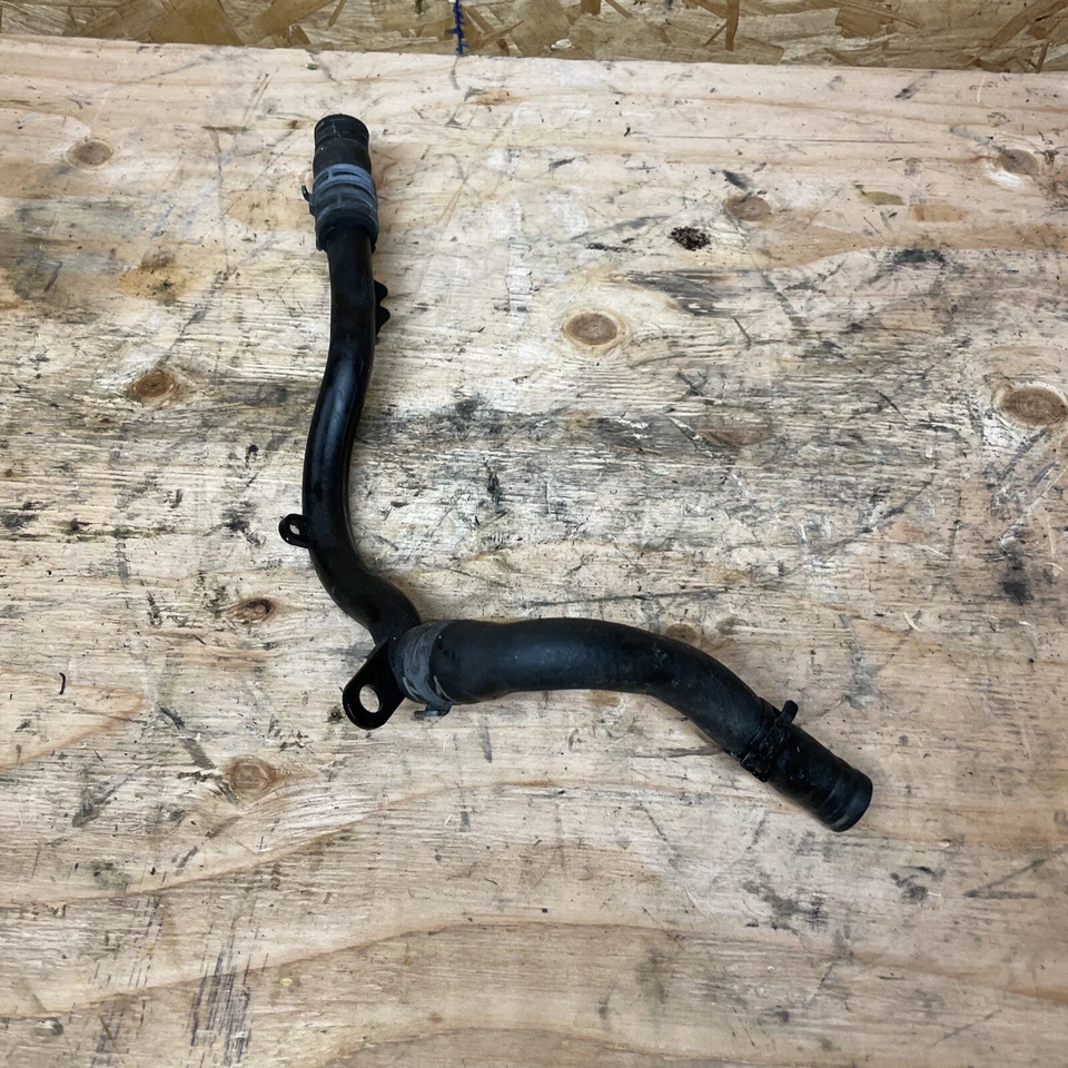 Tubo de refrigerante Audi Q7 2011-2015 OEM 06E121044K Foto 2 de 4