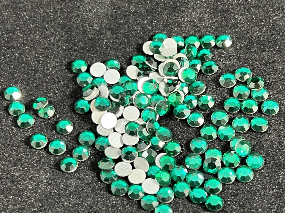 Swarovski Emerald 16SS Art2000 Superior Silver Foil, 1/3 Gross (48pcs) - Imagem 3 de 4