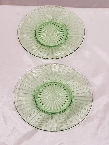 Set of 2 Art Deco Sunburst Mint Green Depression Glass Salad Dessert Plates 8"