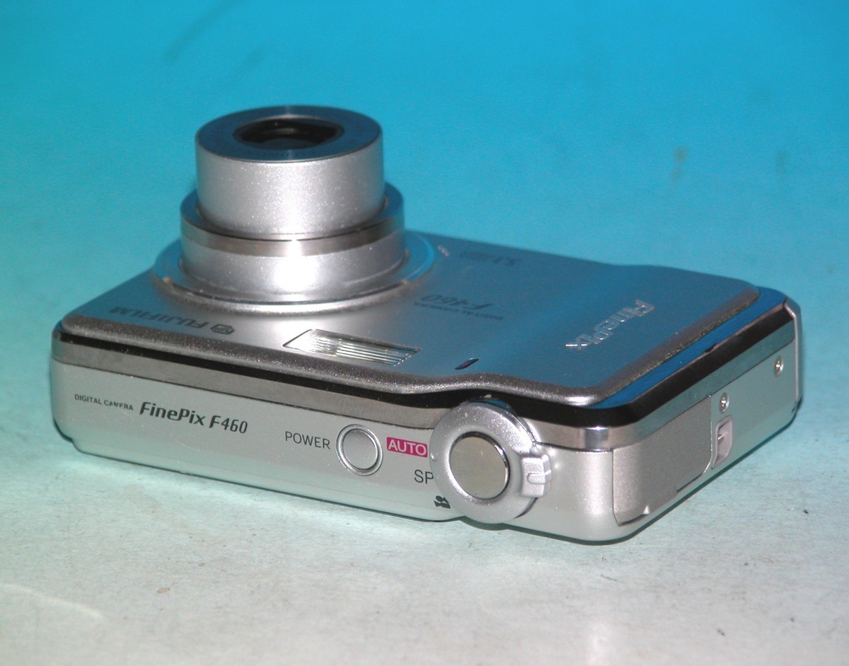 Reconditioned - Fujifilm FinePix F460 5.1MP Digital Camera #0943