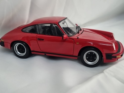Porsche 911 Carrera Minichamps escala 1:18 en rojo 10006321 leer descripción - Imagen 9 de 24