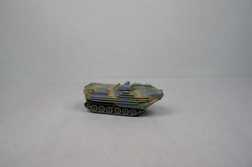 1/144 USA AAVP-7A Assault Amphibious Vehicle camouflage - 第 1/2 張圖片