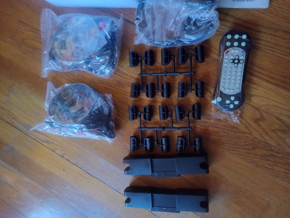 Eonon clip-on c1100 headrest monitor with dvd player(New Opened Box) - Image 4 of 4