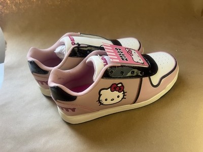 Hello Kitty by Sanrio SIZE 4 Big Girls Tennis shoes  Sneakers BLACK WHITE & PINK
