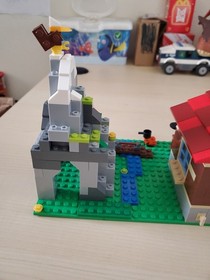 lego 31025 Creator Mountain Hut 95 % Conplete.