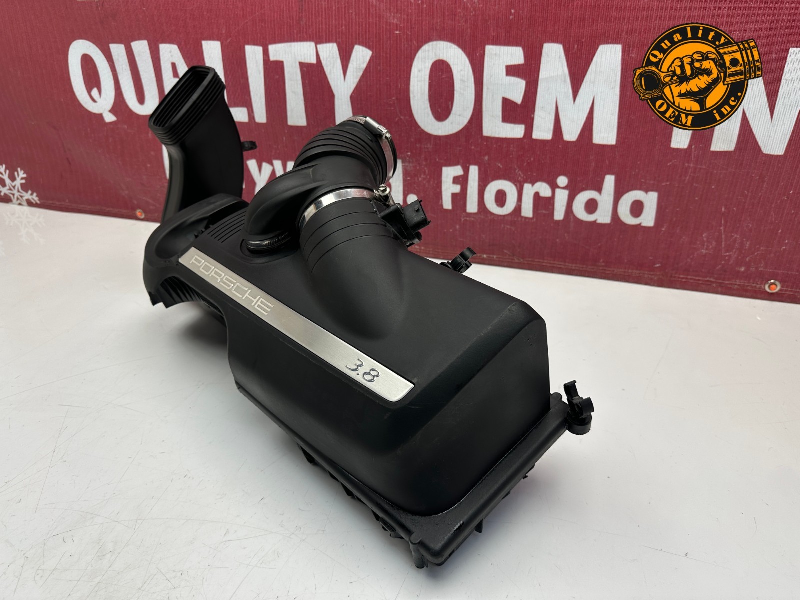 2005-2008 PORSCHE 911 3.8 ENGINE AIR INTAKE CLEANER FILTER BOX ASSEMBLY OEM 36k