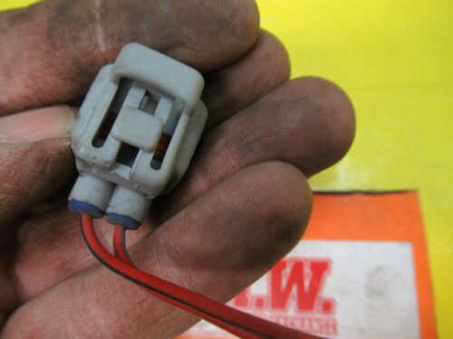 WIRE PLUG CONNECTOR off MANUAL TRANSMISSION SOLENOID SWITCH for 00-05 MR2 SPYDER - Picture 4 of 8