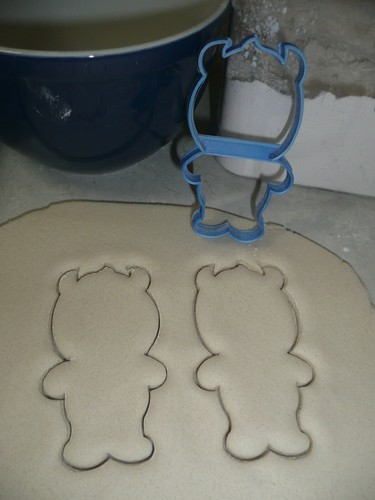 SULLY OUTLINE FURRY BLUE MONSTER CARTOON CHARACTER COOKIE CUTTER USA PR3222 - Picture 8 of 10