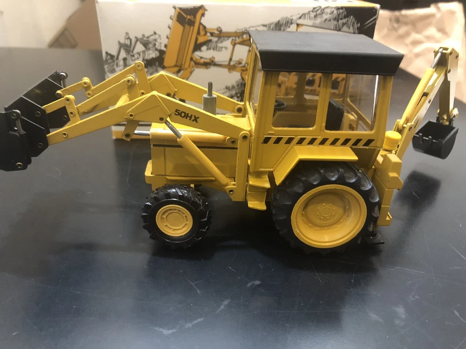 Conrad 2952 Massey Ferguson Powerpart MF 50H Tractor Backhoe 1:35 Die Cast Boxed - Image 2 of 4