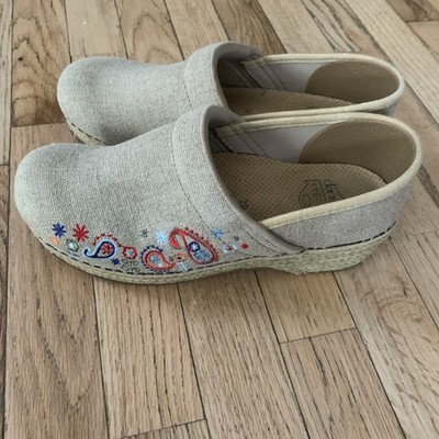 Dansko Comfort Embroidered Clogs Size 39
