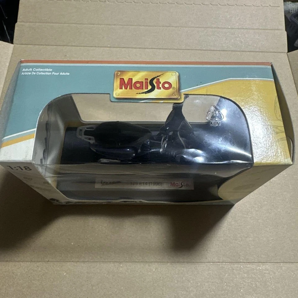 Maisto Vespa Et4 125 1996 Diecast Model Scooter 1/18 Scale Replica Collectible - Image 2 of 4