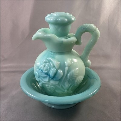 Avon Skin-So-Soft 6 fl oz Green Floral Glass Jug w Bowl Lid/Stopper Handle
