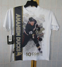 NWT Level Wear NHL Anaheim Ducks Corey Perry 10 Logo Crew Neck T-Shirt Youth L