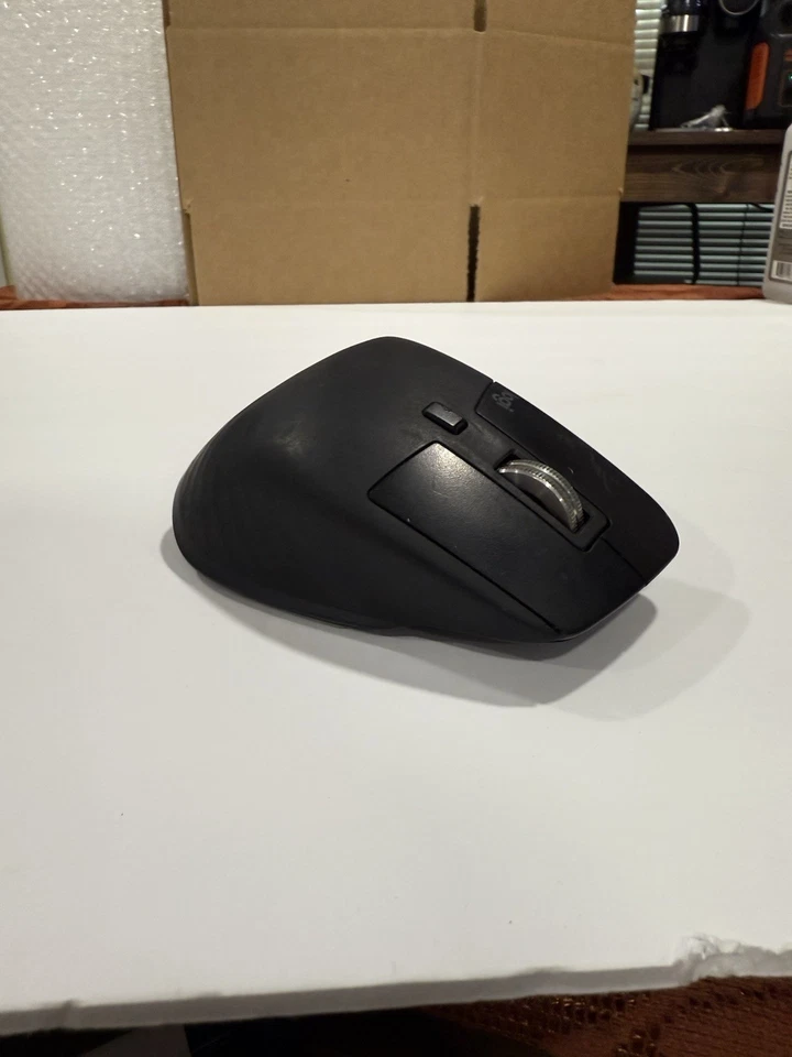 Logitech MX Master 3 Advanced Wireless Mouse NO DONGLE - Image 4 of 4