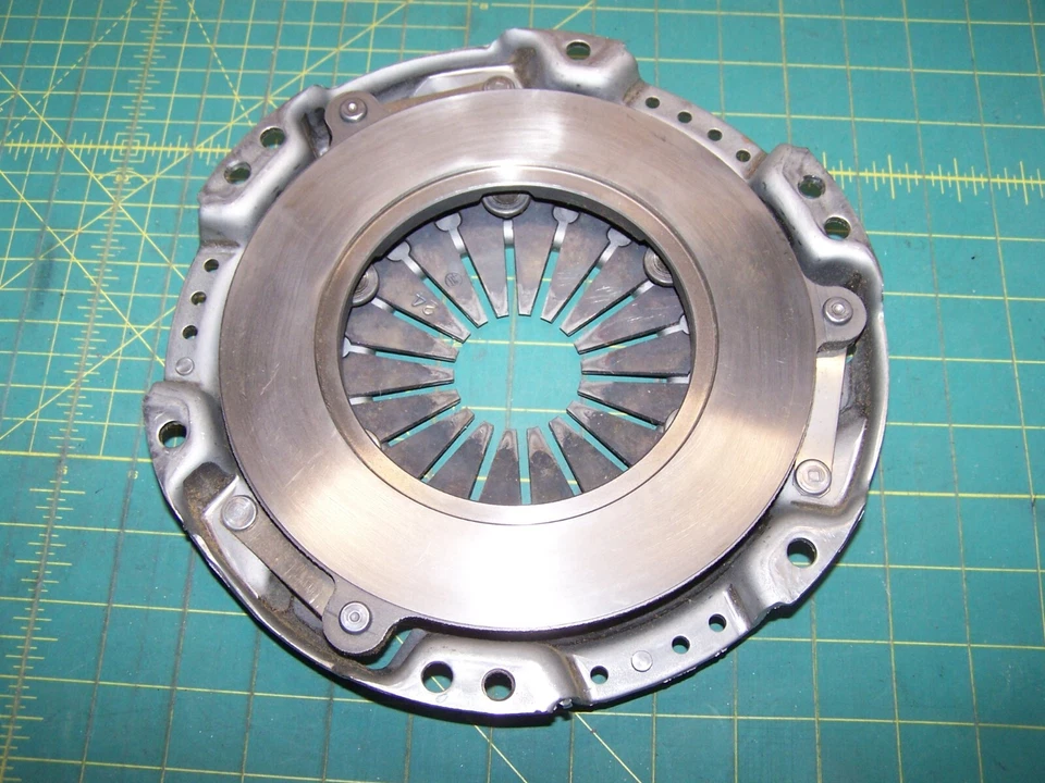 Tampa de embreagem/placa de pressão AISIN TYC-520 para 1980-1982 Toyota Tercel 1.5L - Imagem 2 de 3