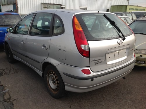 NISSAN ALMERA TINO V10 SILBER KL0  RÜCKLEUCHTE KOTFLÜGEL TÜR MOTORHAUBE GETRIEBE
