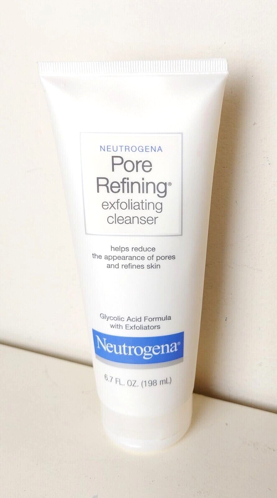 Neutrogena Pore Refining Exfoliating Facial Cleanser with Glycolic Acid