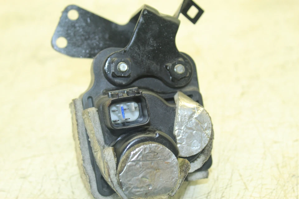 2009 YAMAHA RAIDER 1900 OEM EXHAUST VALVE SERVO MOTOR A39D - Imagem 3 de 4