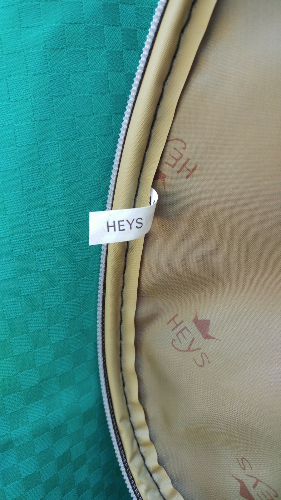 Heys USA Black Carry-On Beauty Case soft side zippered overnight luggage EUC