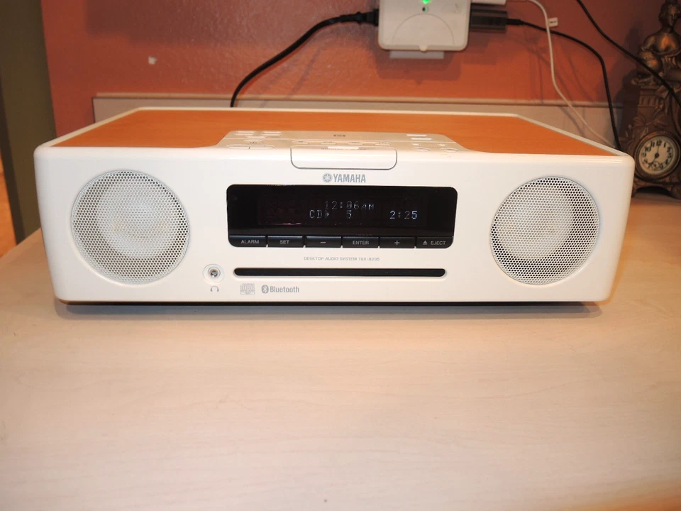 Yamaha TSX-B235 Bluetooth, CD, AM/FM,Clock, Excellent White/Oak Wood SEE VIDEO - Image 2 of 4