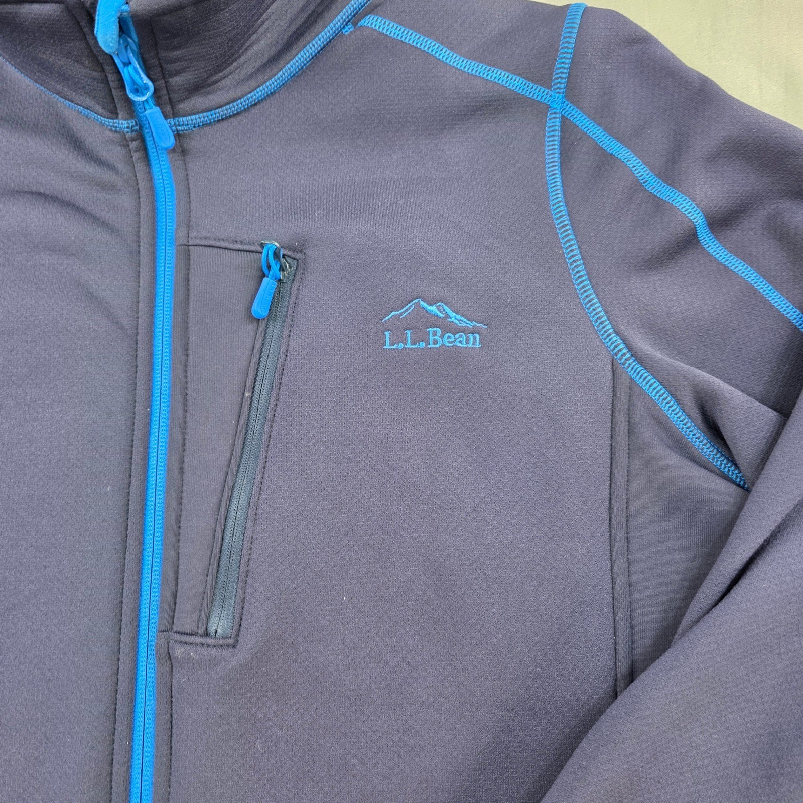 L.L.Bean Full Zip Jacket Softshell Lightweight At… - image 2