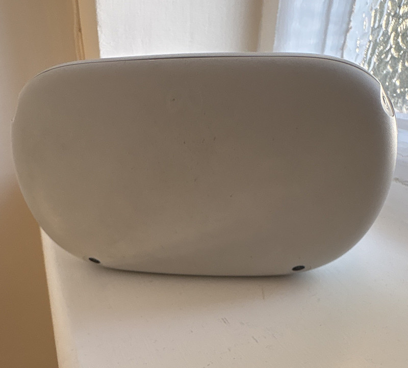 Meta Quest 2 Standalone VR Headset- White- USB-C KW49CM