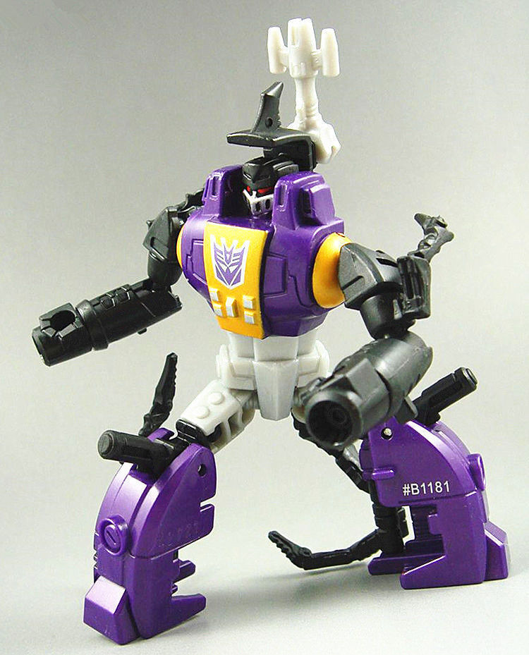 Transformers Generations Combiner Wars Legends Class Bombshell