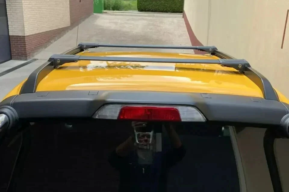 Barras transversales de techo negras para Subaru Baja 2002-2006 se adaptan a rieles empotrados Foto 2 de 4