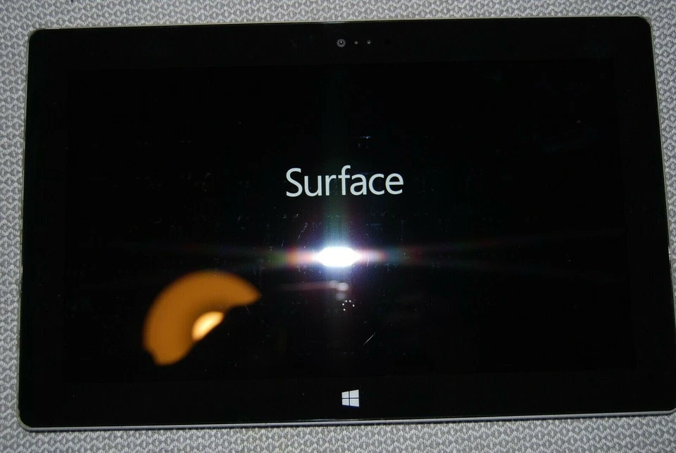Surface 2 Tablet 64GB hard drive / 2gb ram - Image 2 of 4