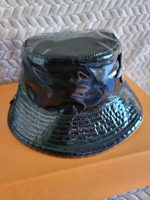 Louis Vuitton Rainy Day Bob Hat Louis Vuitton Water Proof Monogram Patch Medium NWT Louis Vuitton Beige Monogram Reversible Rain Bucket Hat  main image 4