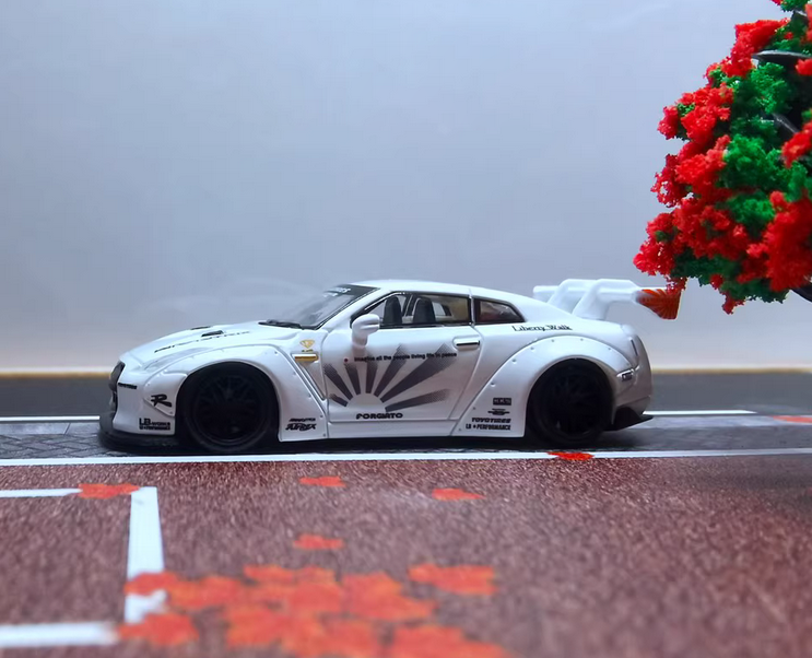 NISSAN　GT-R(R35) 1200HP LibertyWalk Nissan R35 GT-R with LSX 7.4L V8 Turbo Engine