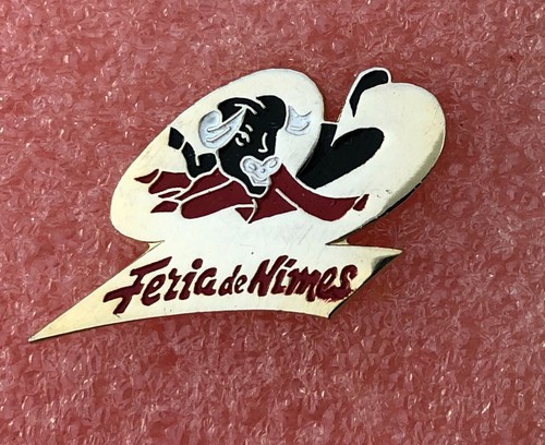 Pin's Ville Lunel - Féria, Fiesta, Corrida, Taureau - Émail, Occasion