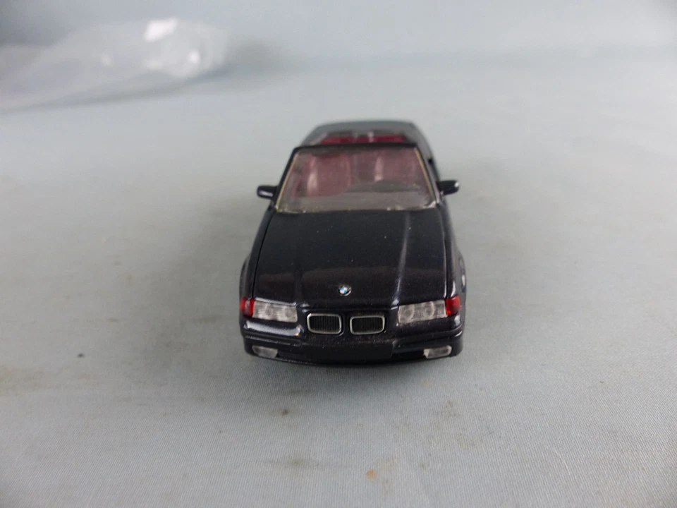 SCHABAK 1/43 BMW Serie 3 décapotable réf 1165 , grise intérieur rouge - Photo 2/4