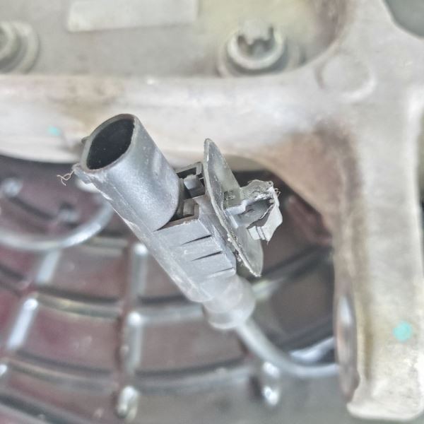 2015 Maserati GHIBLI OEM Front Left Spindle Knuckle