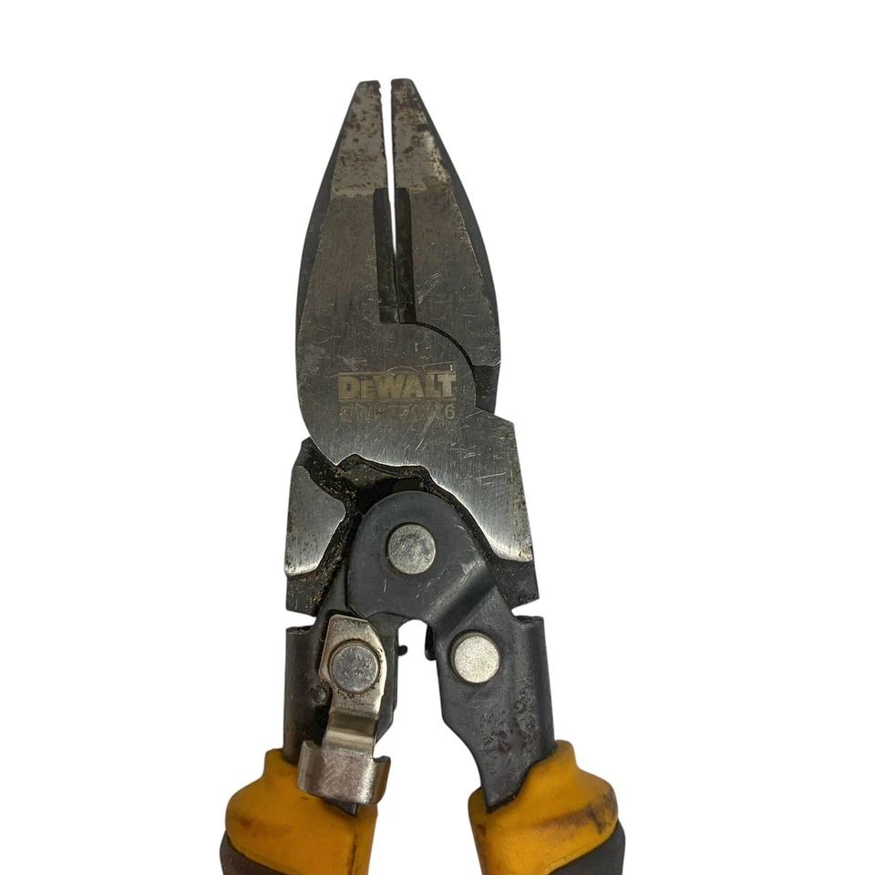 Alicates Dewalt Lineman's acción compuesta de 8 pulgadas con cortadores DWHT70276 Foto 3 de 4