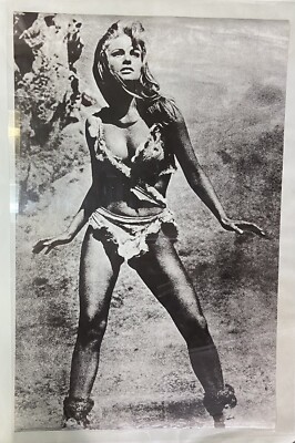 NOS VINTAGE RAQUEL WELCH ONE MILLION YEARS B.C. 1970 SYNERGISMS POSTER 22x34''