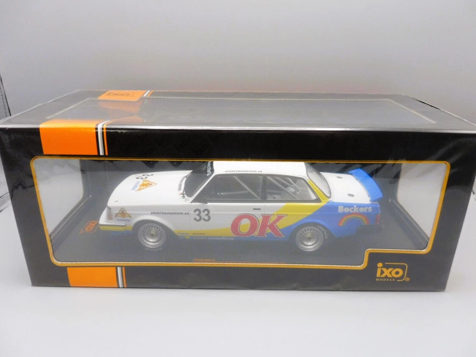 IXO 1/18 VOLVO 240 TURBO 33 ETCC DACHBODEN 1985 STATISCHES MODELL DIECAST