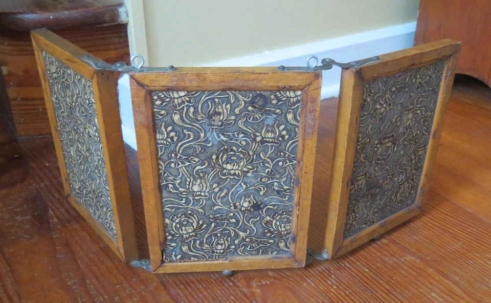 ART NOUVEAU TRIPLE FOLDING OAK FRAME MIRROR BEVELED GLASS with FLOWERS POPPIES - Image 2 of 4