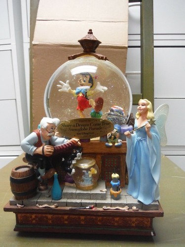 Disney Pinocchio Condividi un Sogno Snowglobe Sfilata RARO - Foto 3 di 6