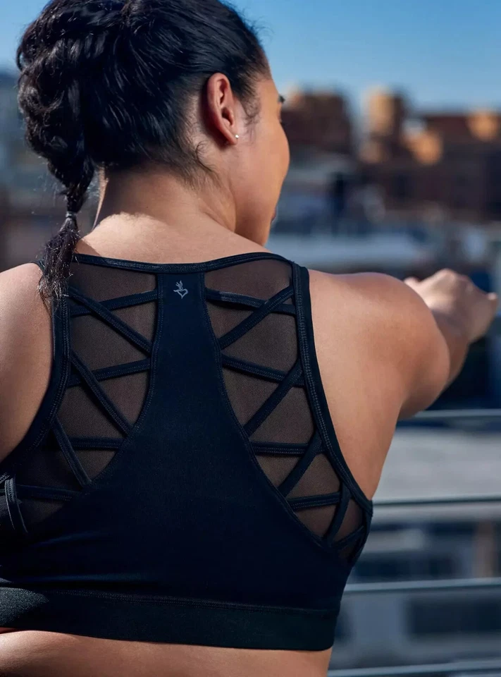 Black Sports Bra Torrid 2 2X 18-20 Active Wicking Performance Mesh Top Exercise  - Image 3 of 4