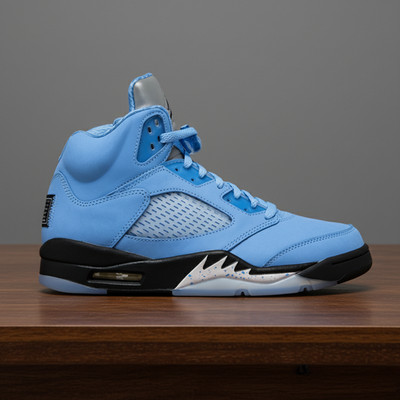 Size 7 - Air Jordan 5 Retro SE 'UNC' (DV1310-401)