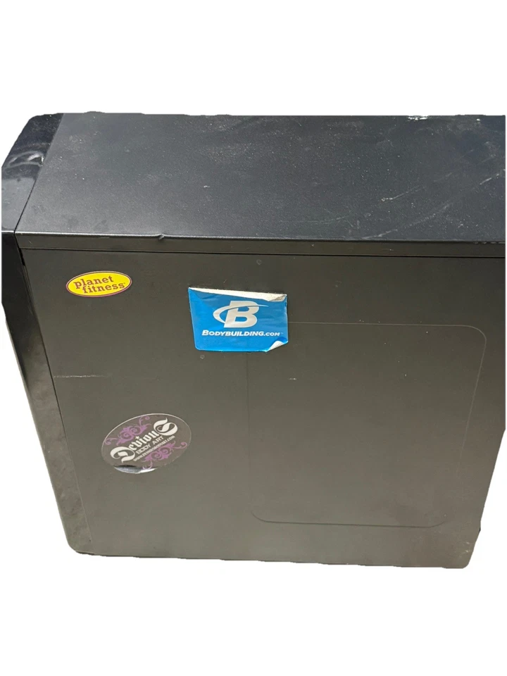 Computadora de escritorio AMD completa para piezas encendiendo piezas Foto 4 de 4