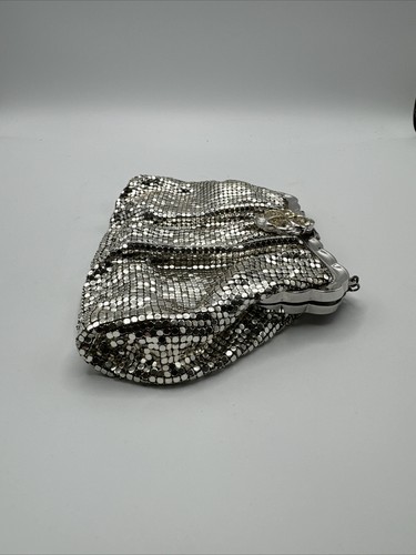 Whiting & Davis Silver Mesh Purse Chain Evening Hand Bag with Clasp - Picture 5 of 9
