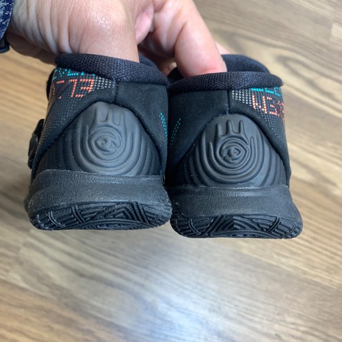 Nike Kyrie 6 Toddler Basketball Sneakers Triple Black BQ5601-006 Size 4C - Picture 4 of 11