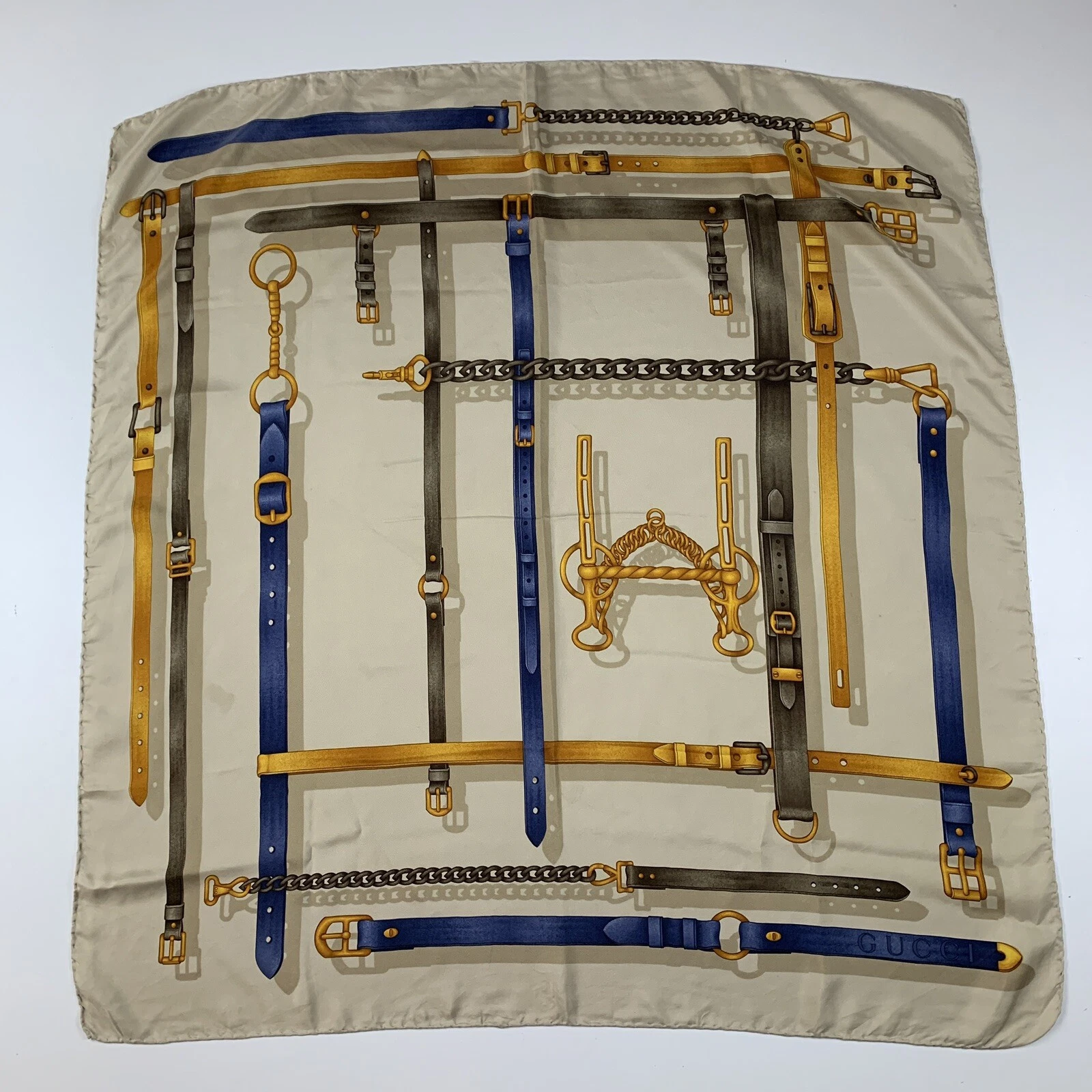 Foulard GUCCI BEIGE EN SOIE TAILLE 85x87cm